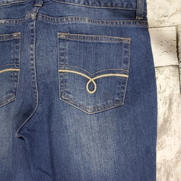 American Rag Blue Wash Flared Jeans 11 - Picture 7 of 13